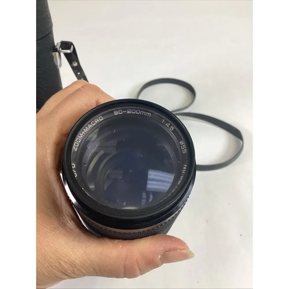 Soligor 80-200mm Zoom + Macro - #38166305 W/ Case & 2 Lens Covers
